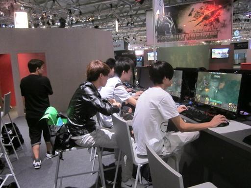 DOTA 2 - Первые фото с GamesCOM 2011 dota 2.New фото